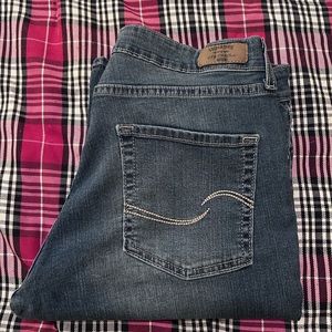 SIGNATURE LEVI STRAUSS WOMEN’S JEANS 14L